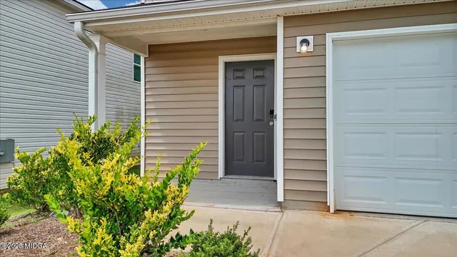 a view of entryway door