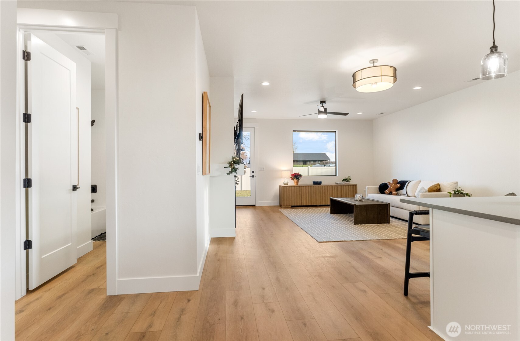 581 South Oasis Loop East Wenatchee, WA 98802 - Photo 16 of 32