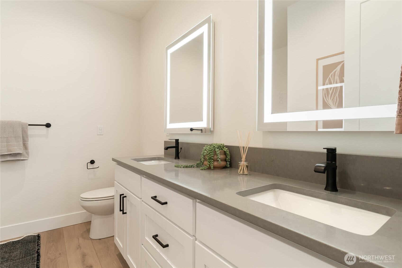 581 South Oasis Loop East Wenatchee, WA 98802 - Photo 19 of 32