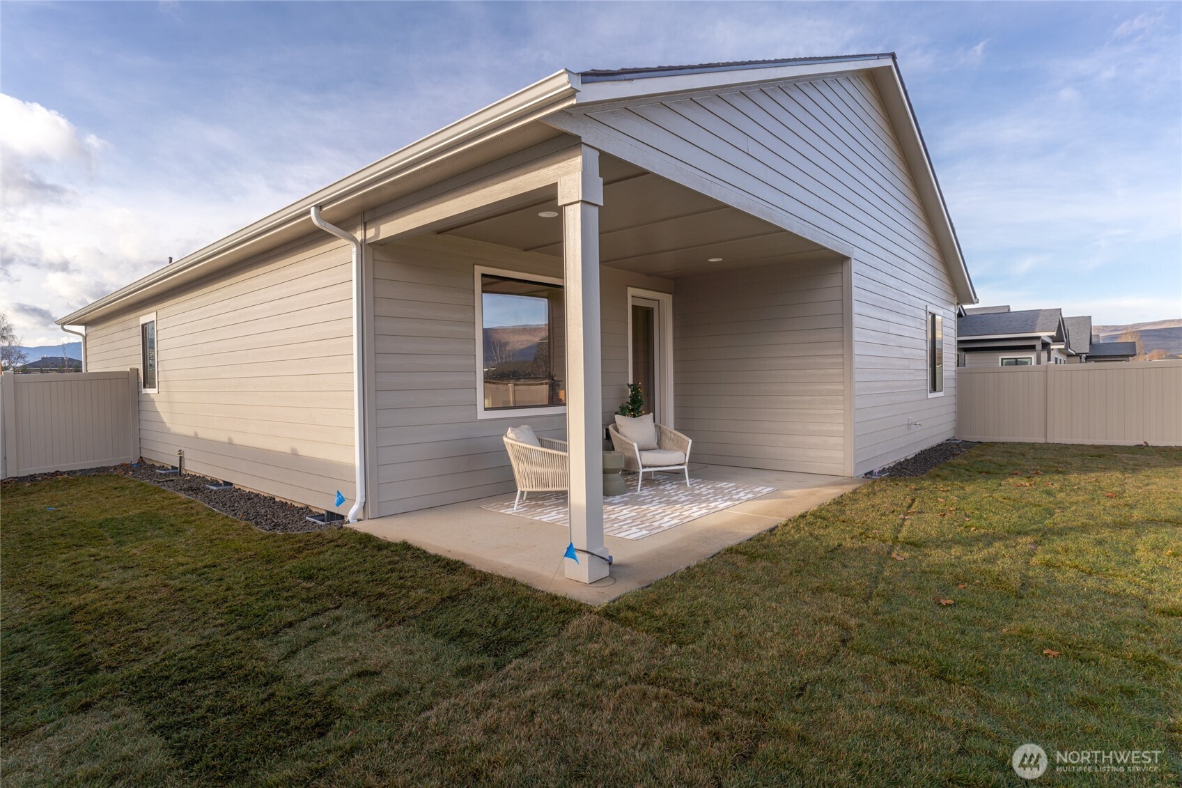 581 South Oasis Loop East Wenatchee, WA 98802 - Photo 29 of 32