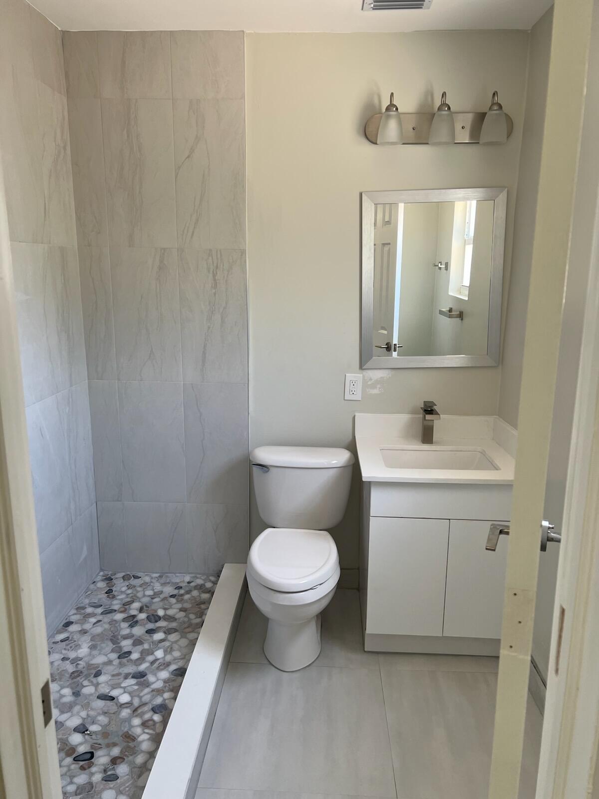 2102 Delaware Avenue Fort Pierce, FL 34950 - Photo 6 of 9 IMG_0566_20250413_183610