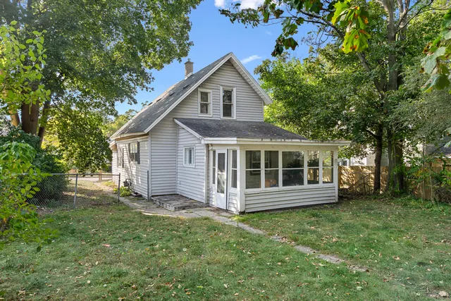 $199,900 | 1516 Cole Avenue Northeast, Grand Rapids, MI 49505