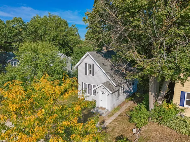 $199,900 | 1516 Cole Avenue Northeast, Grand Rapids, MI 49505