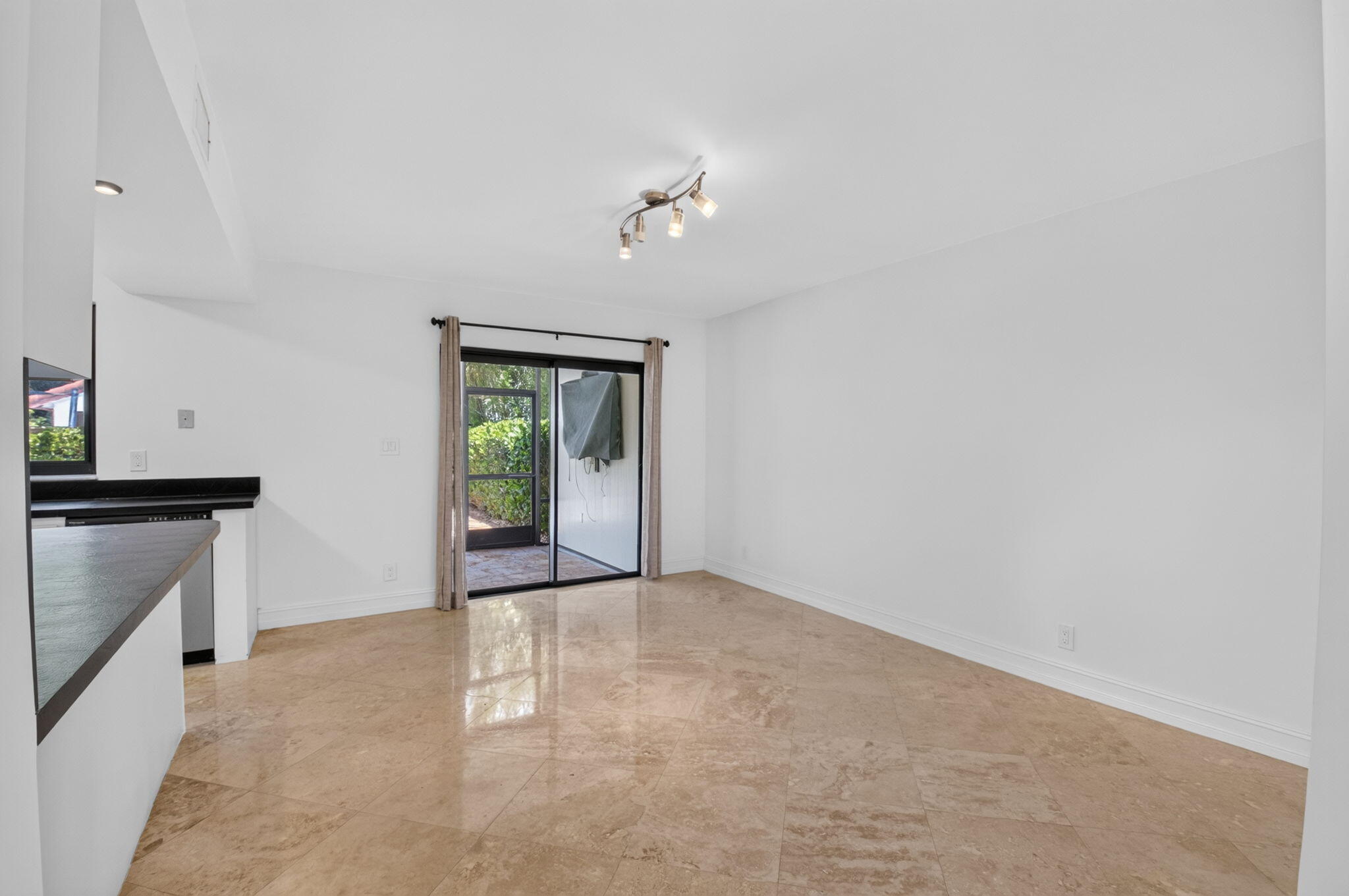 21661 Casa Monte Court Boca Raton, FL 33433 - Photo 13 of 31 Family Room