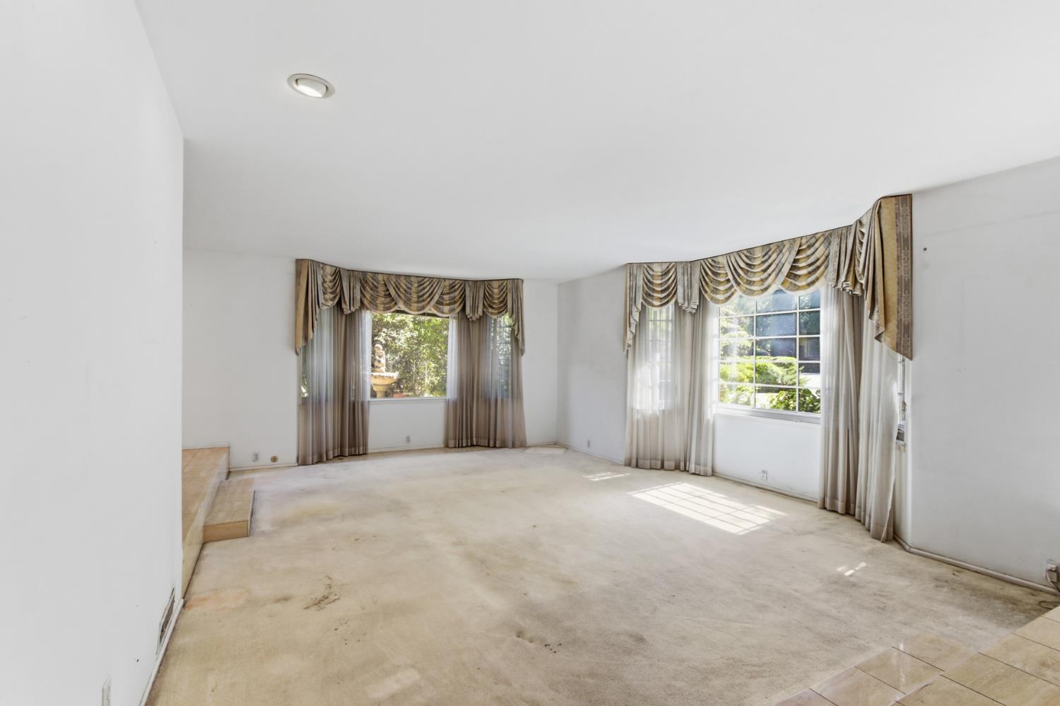 405 Crocker Road Sacramento, CA 95864 - Photo 14 of 54