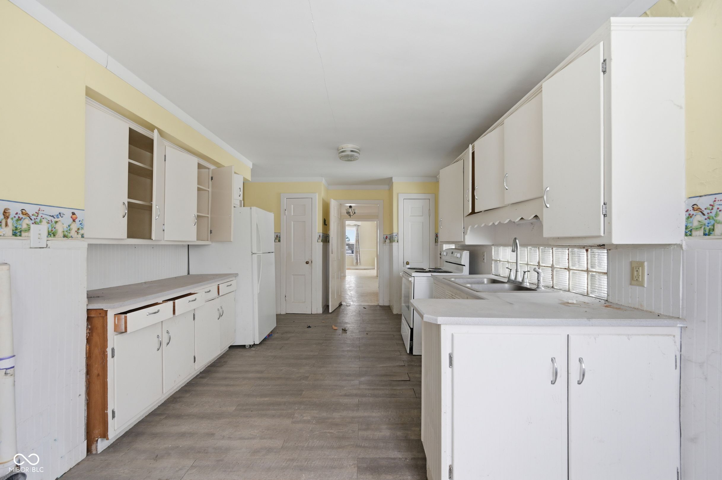 219 West Kickapoo Street Hartford City, IN 47348 - Photo 11 of 33