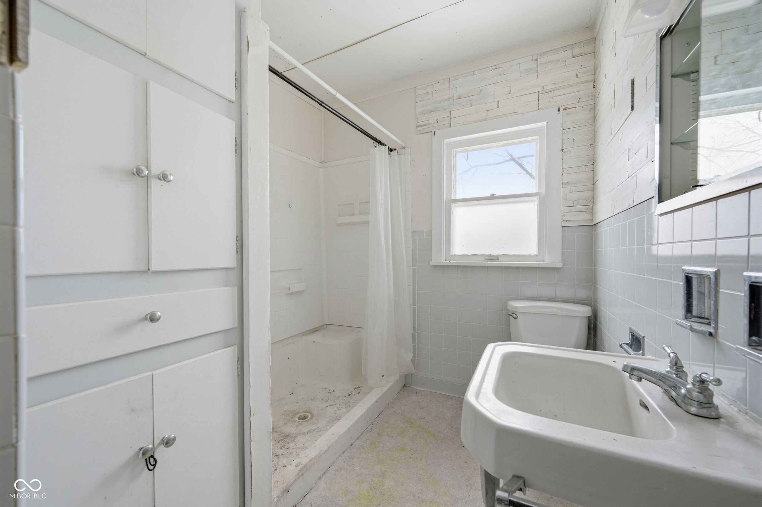 219 West Kickapoo Street Hartford City, IN 47348 - Photo 18 of 33