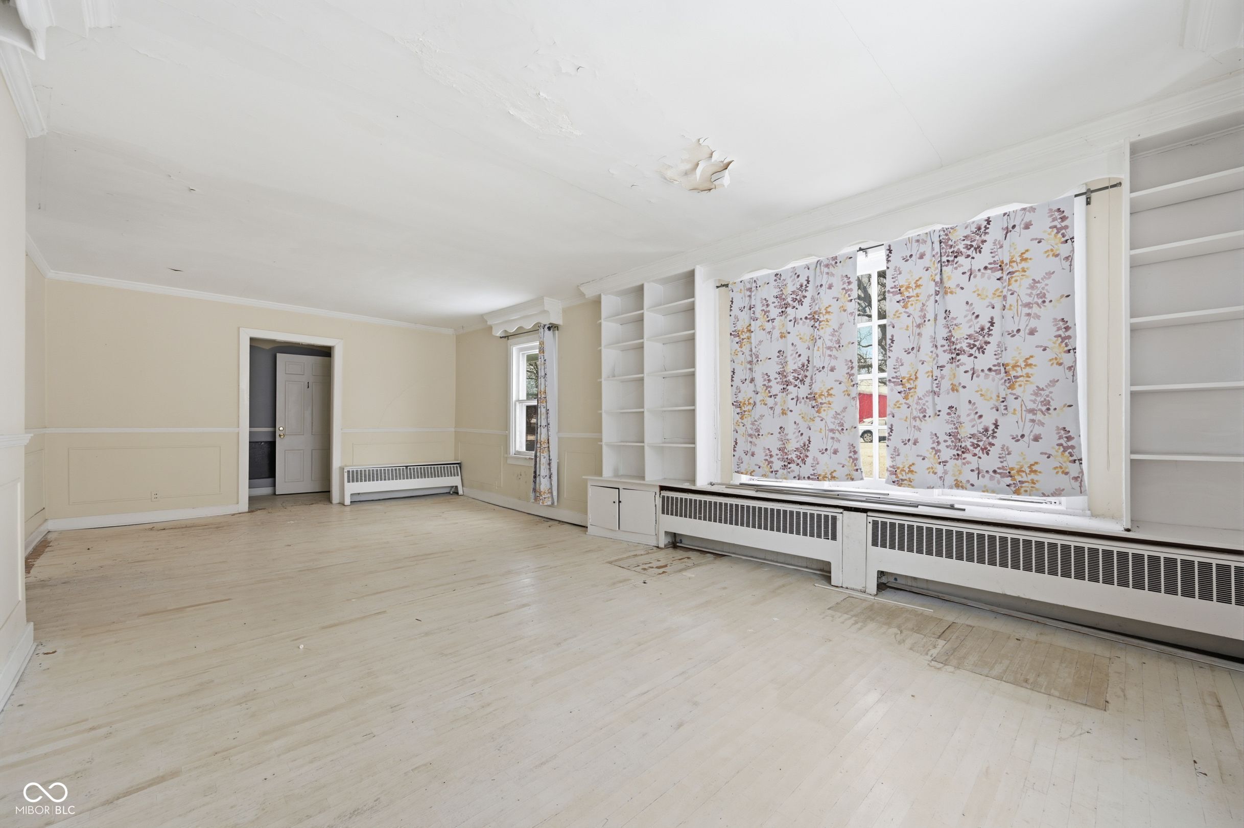 219 West Kickapoo Street Hartford City, IN 47348 - Photo 5 of 33