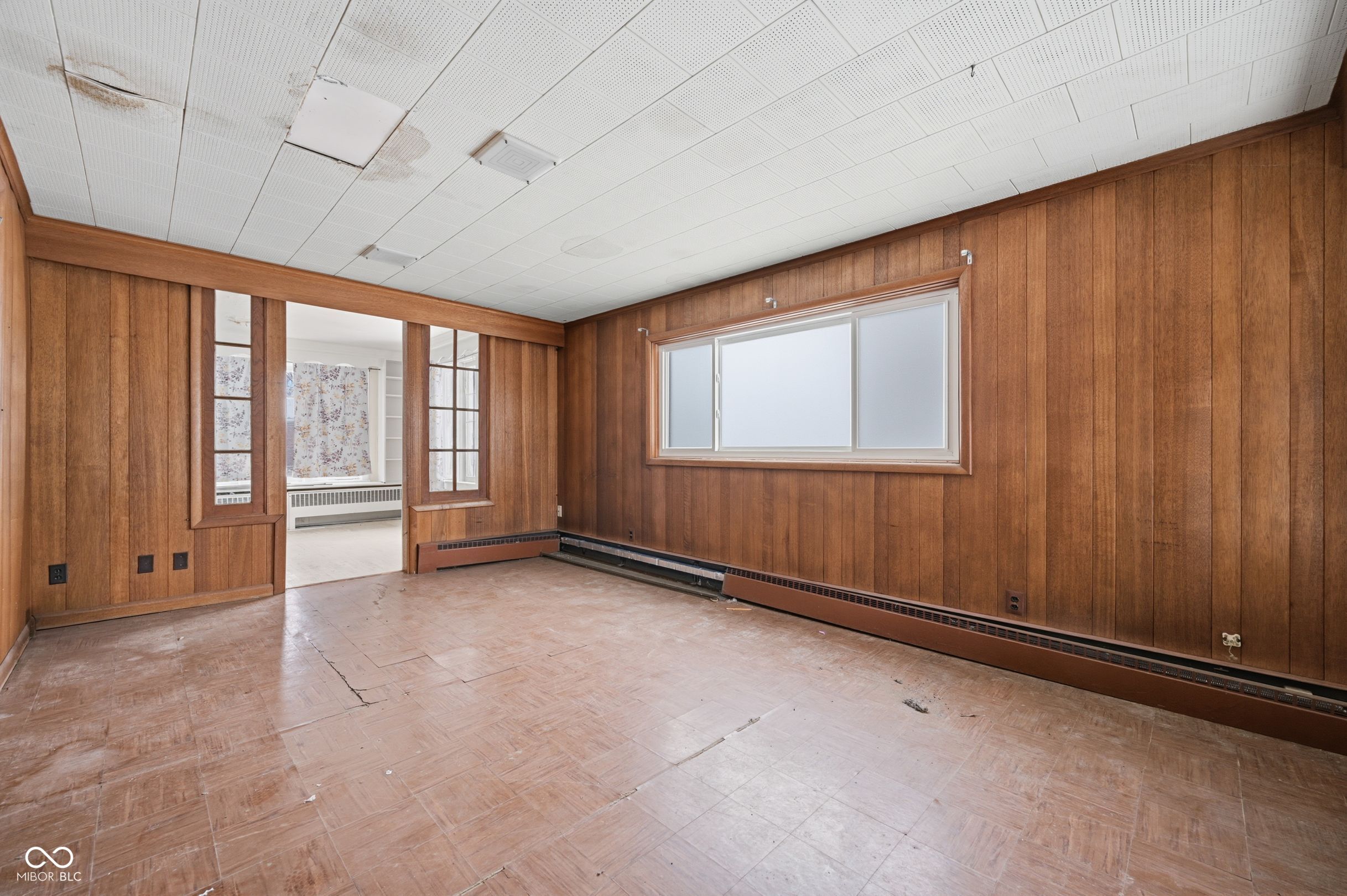 219 West Kickapoo Street Hartford City, IN 47348 - Photo 7 of 33