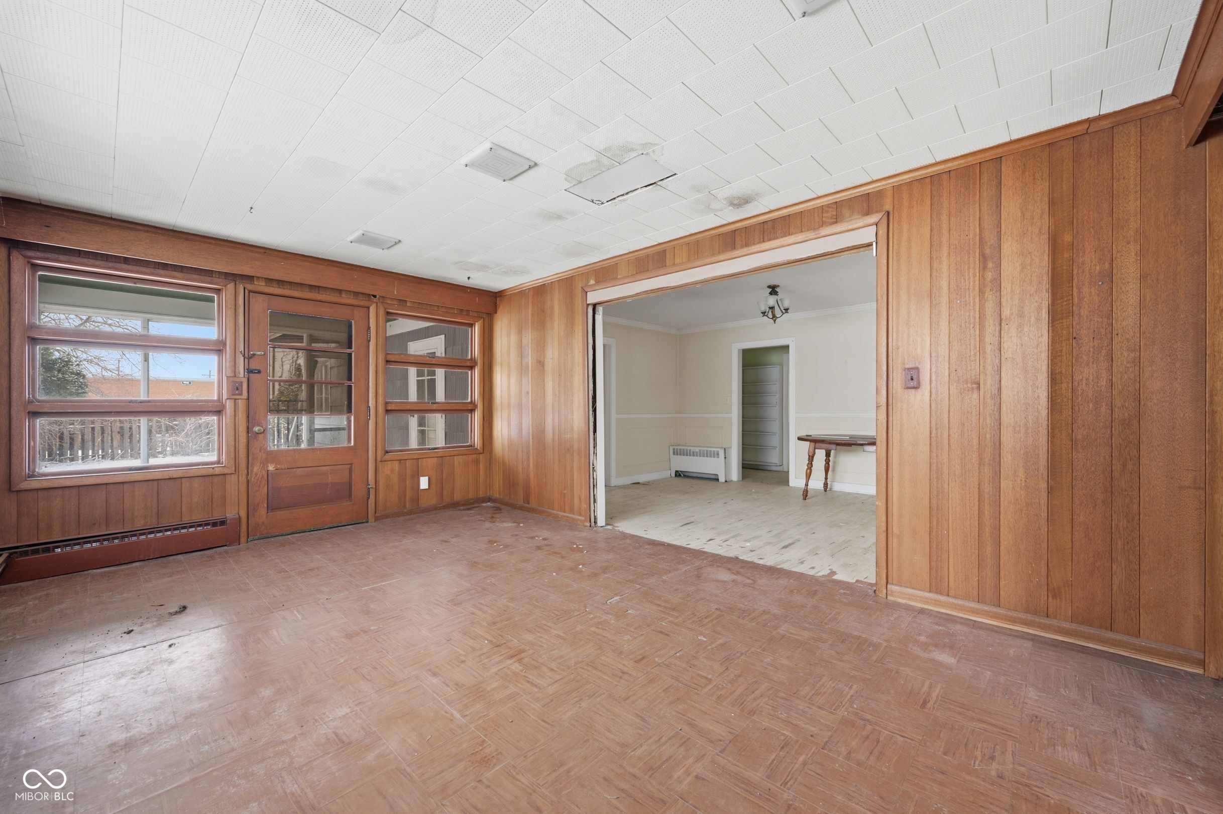 219 West Kickapoo Street Hartford City, IN 47348 - Photo 8 of 33