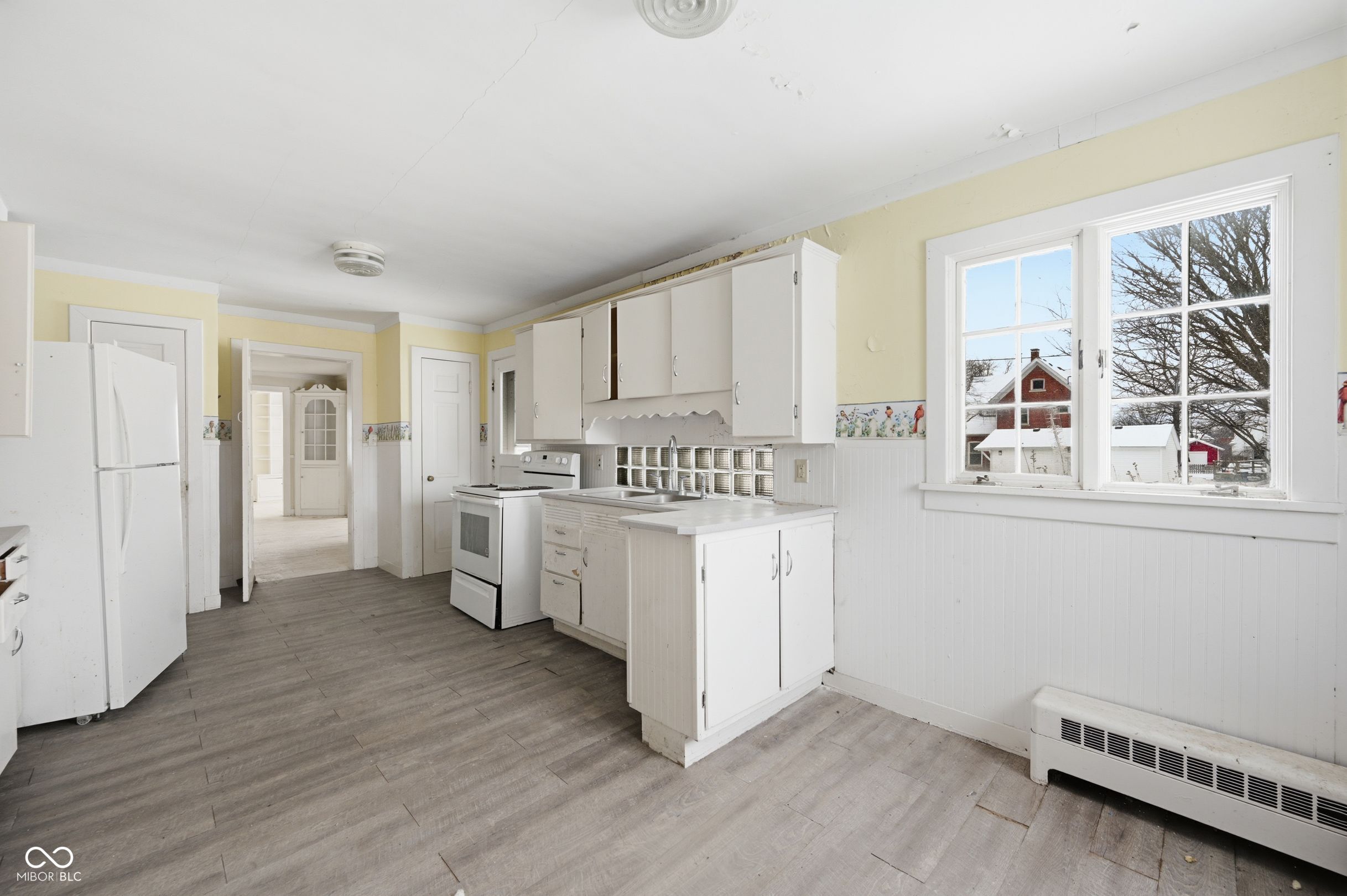 219 West Kickapoo Street Hartford City, IN 47348 - Photo 9 of 33