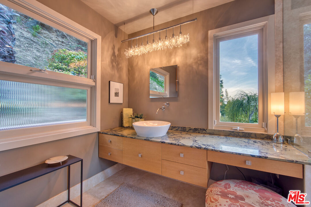 3827 Rhodes Avenue Studio City, CA 91604 - Photo 18 of 28