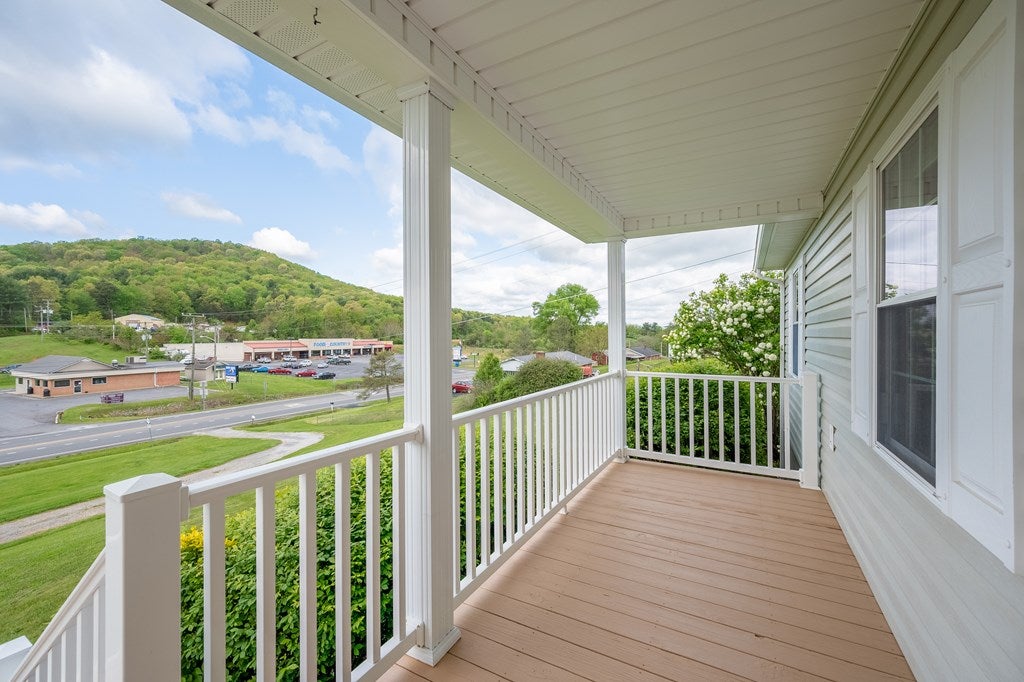 704 Fort Chiswell Road Fort Chiswell, VA 24360 - Photo 12 of 72 Gallery Image 12