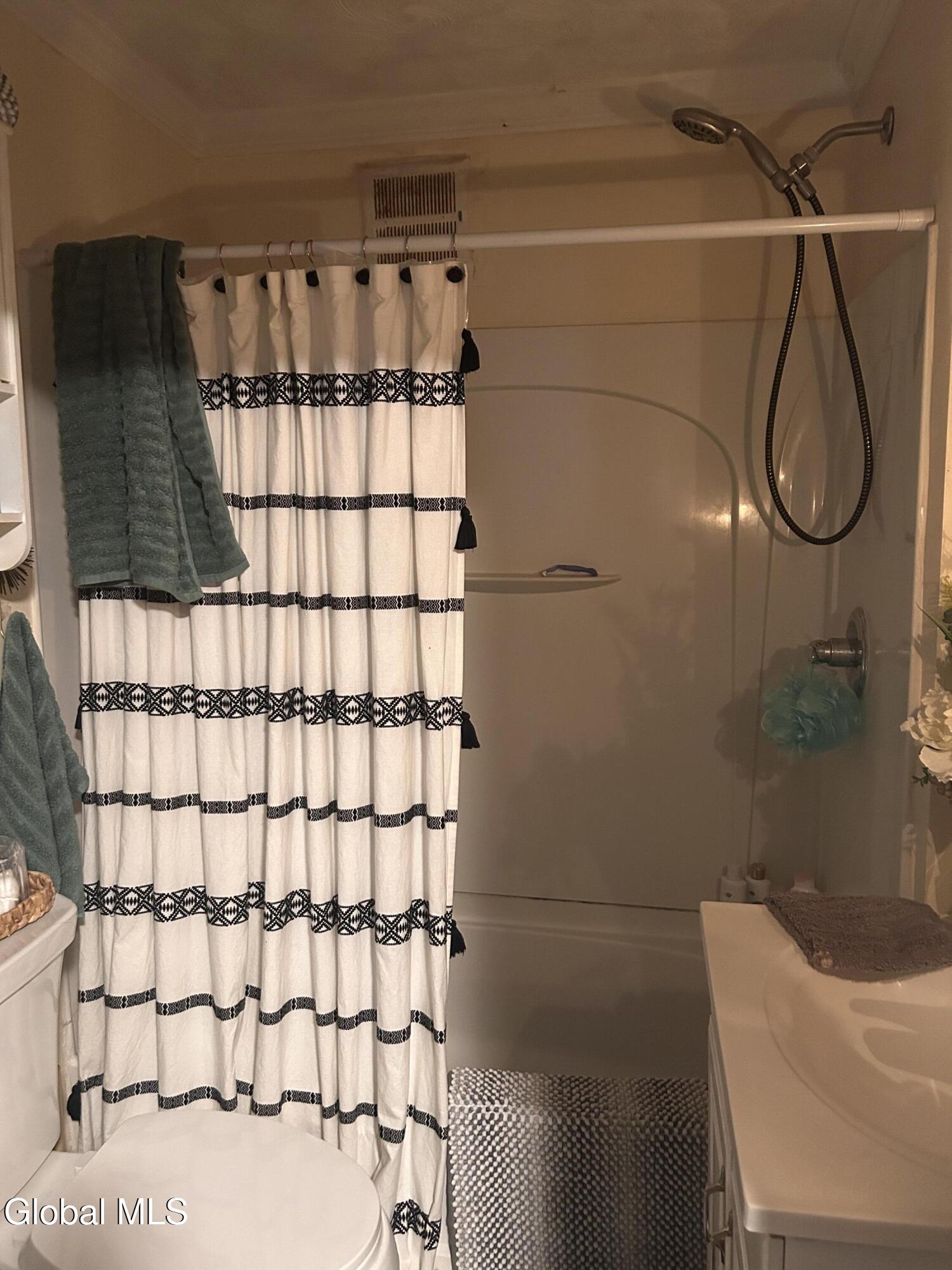 2328 Turner Avenue Schenectady, NY 12306 - Photo 18 of 25 IMG_2877