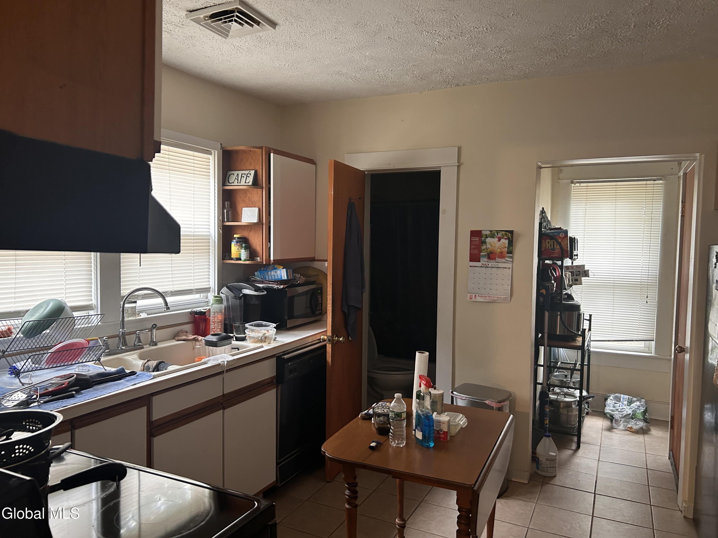 2328 Turner Avenue Schenectady, NY 12306 - Photo 5 of 25 IMG_2864