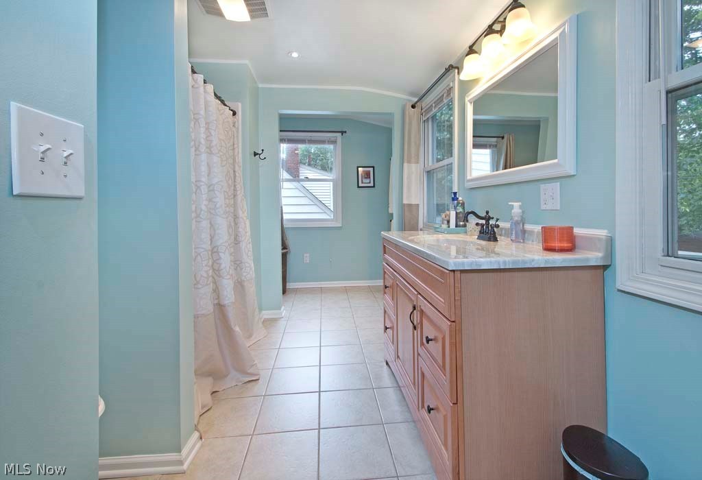 1153 Mayfield Ridge Road Cleveland, OH 44124 - Photo 16 of 21