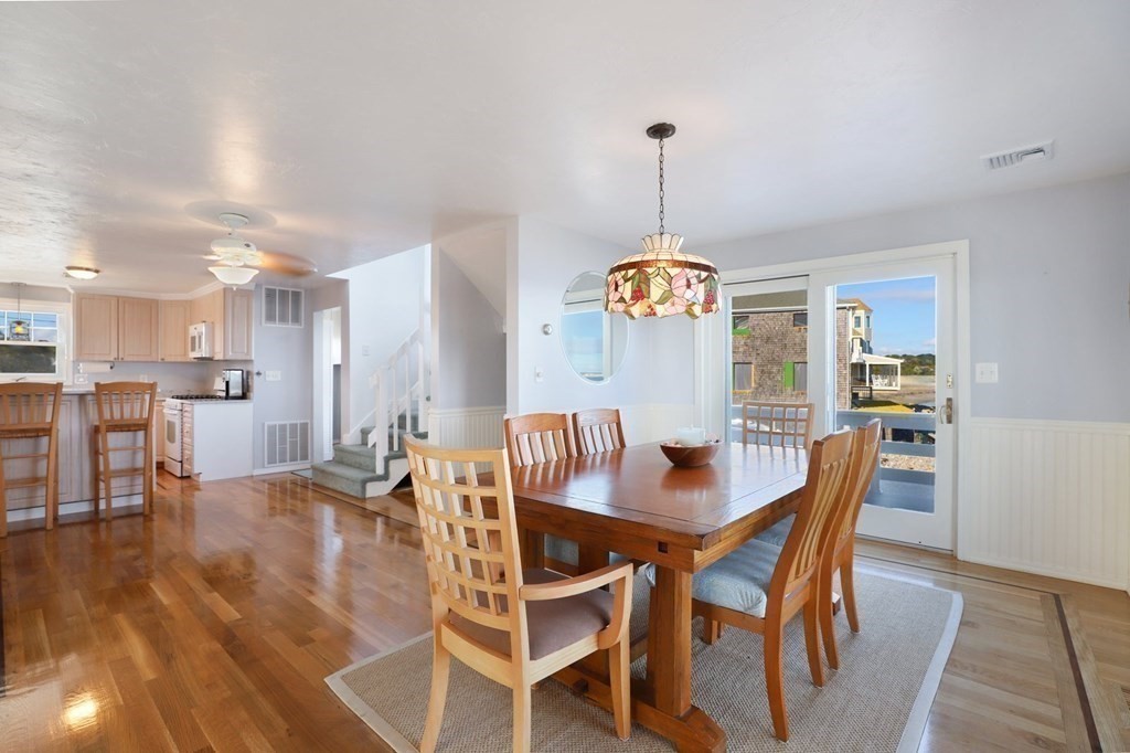 67 Seaside Road Scituate, MA 02066 - Photo 5 of 40 Gallery Image 5