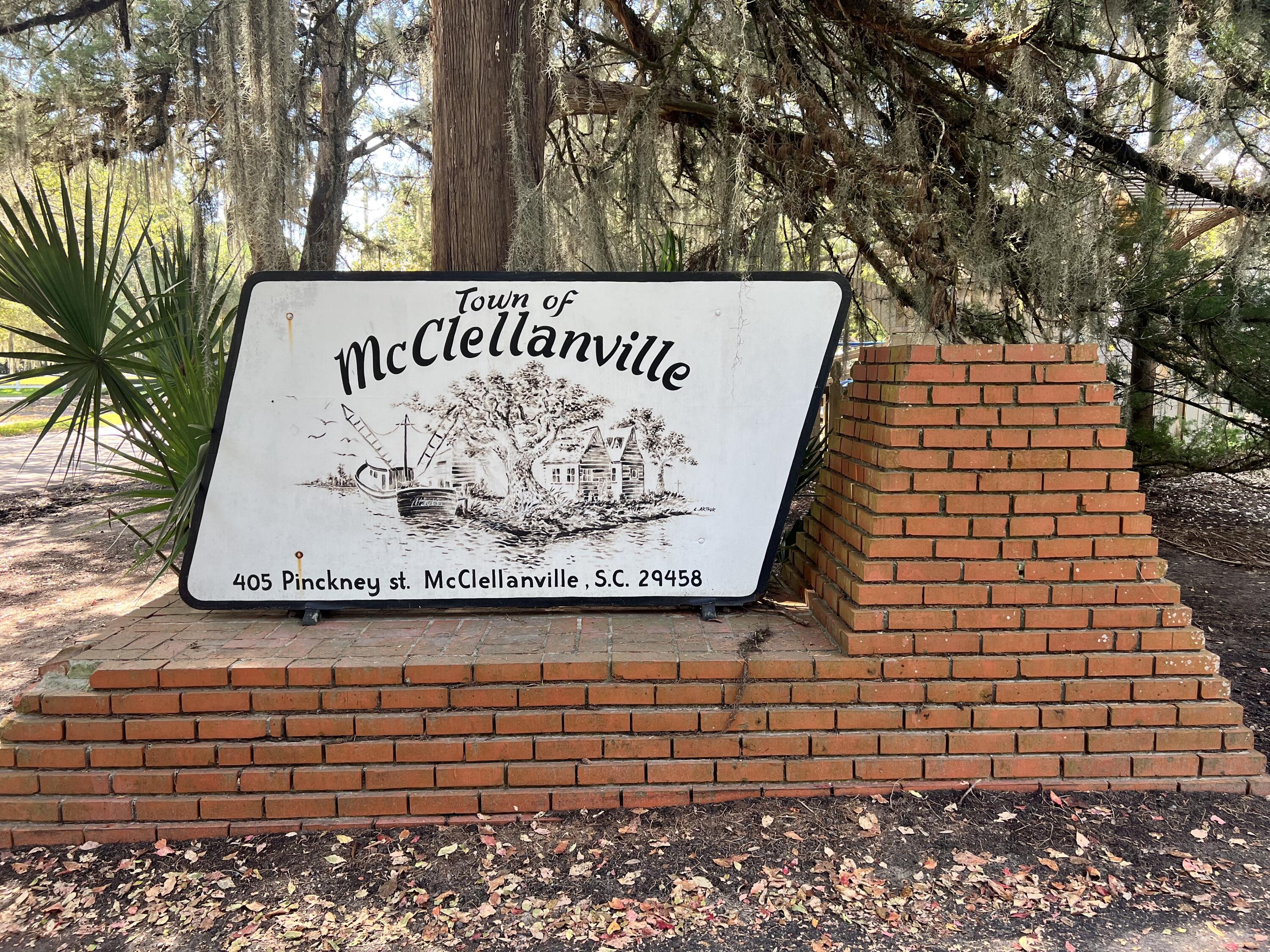 710 Pinckney Street McClellanville, SC 29458 - Photo 4 of 12 IMG_4127