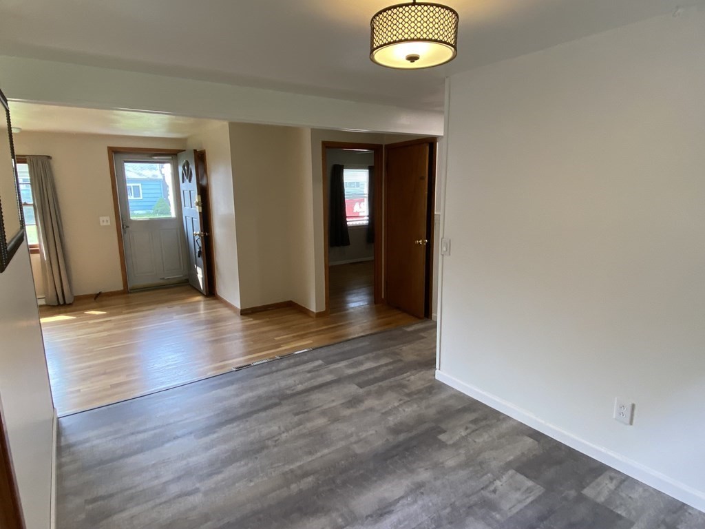 123 Mandalay Road Chicopee, MA 01020 - Photo 17 of 32 Gallery Image 17