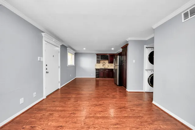 a view of empty room with window