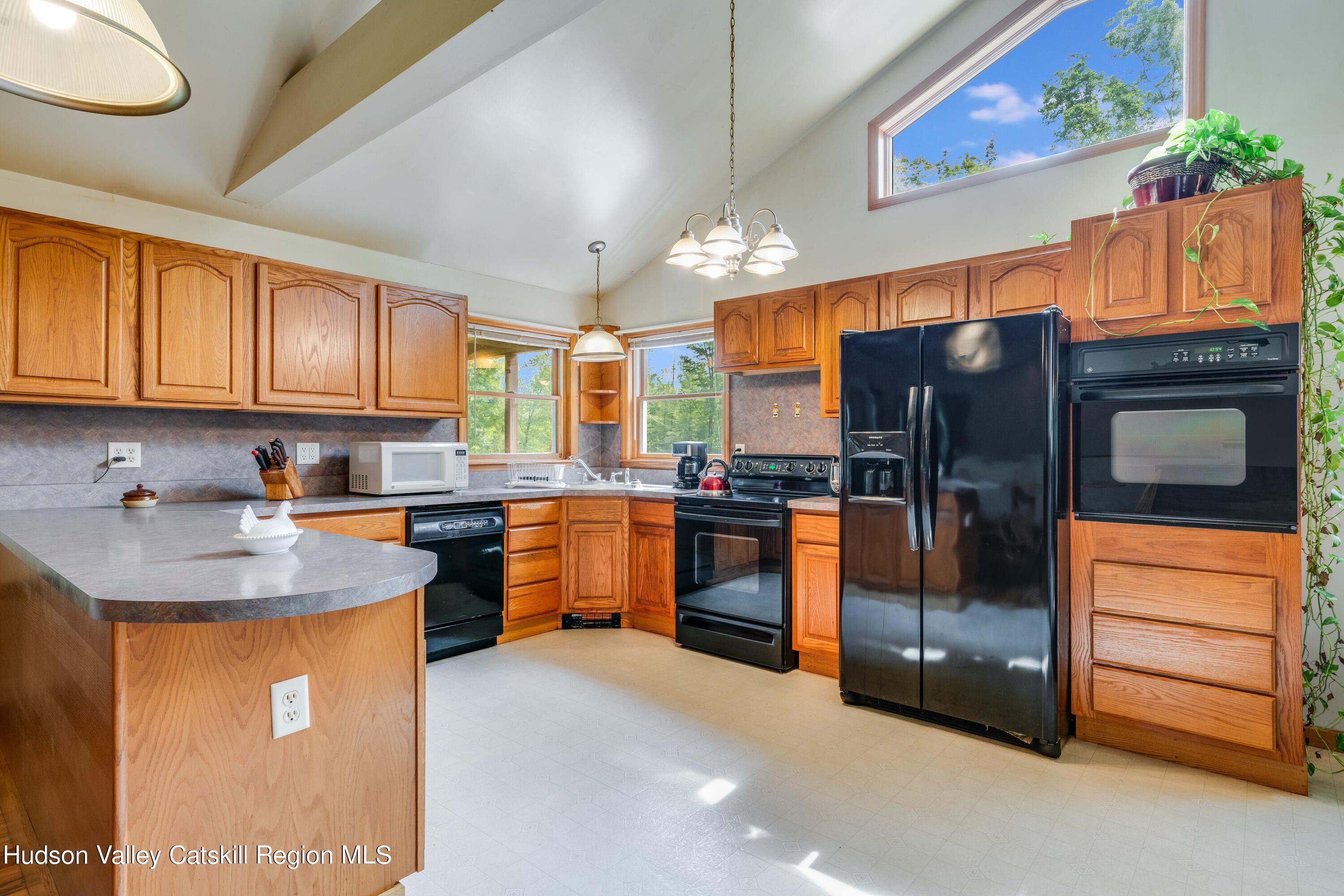 35 Mountain Road, Unit LONG ROADDRIVEWAY Shokan, NY 12481 - Photo 8 of 32 M-3