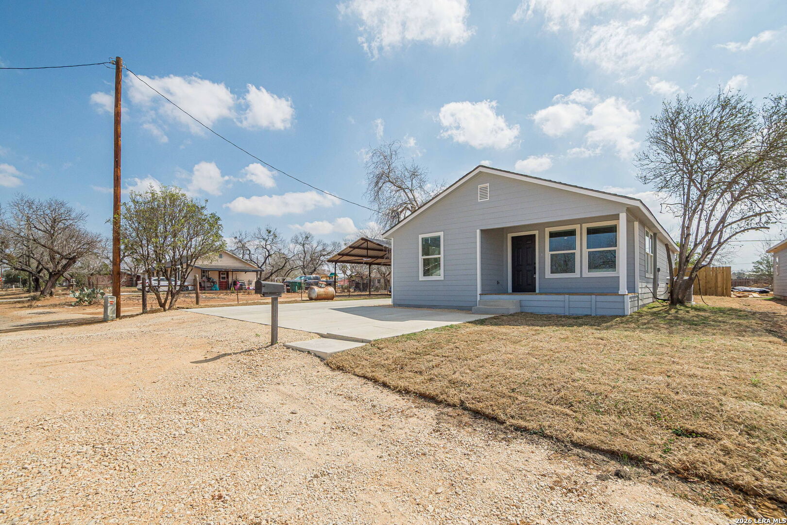 508 Hickory Street Jourdanton, TX 78026 - Photo 2 of 23
