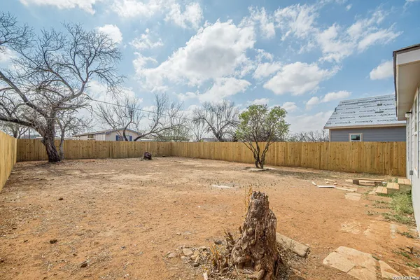 $214,990 | 508 Hickory Street, Jourdanton, TX 78026