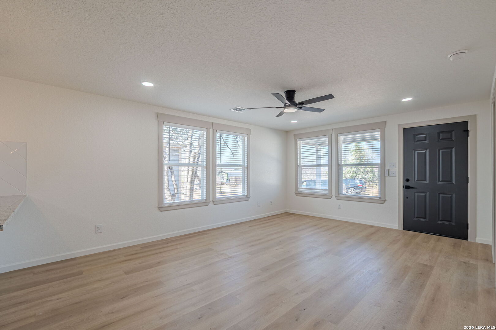 508 Hickory Street Jourdanton, TX 78026 - Photo 6 of 23