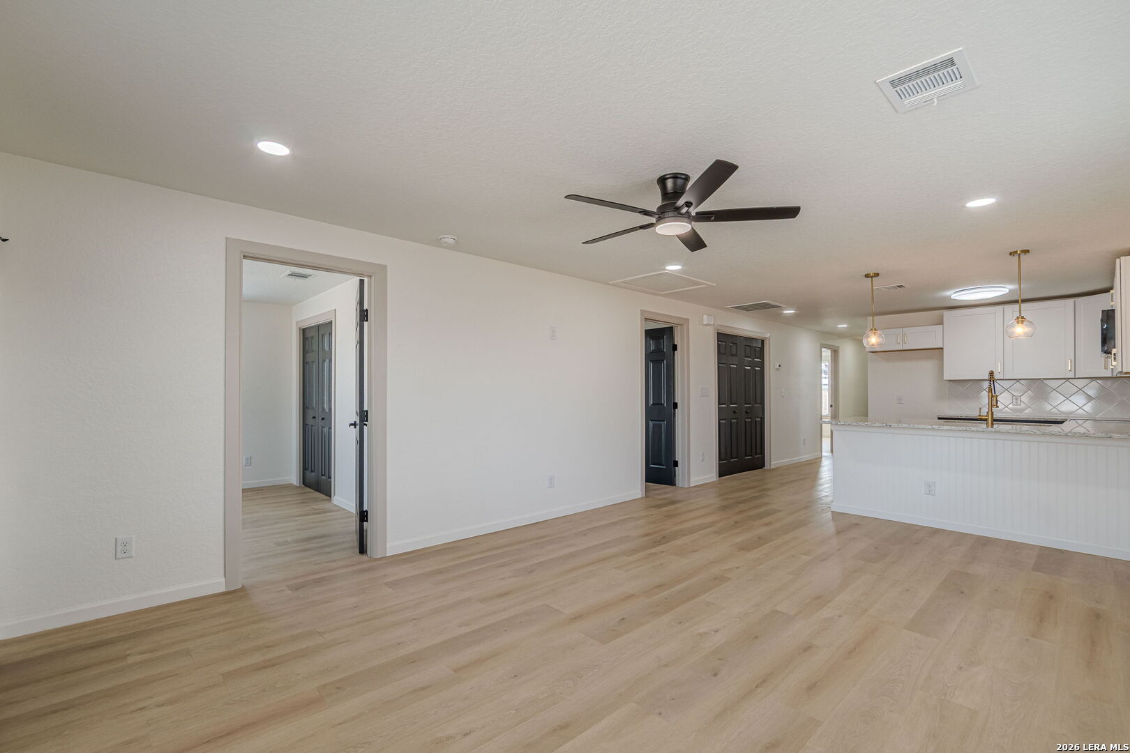 508 Hickory Street Jourdanton, TX 78026 - Photo 7 of 23