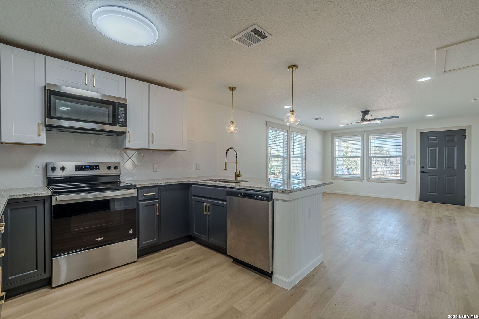 508 Hickory Street Jourdanton, TX 78026 - Photo 9 of 23