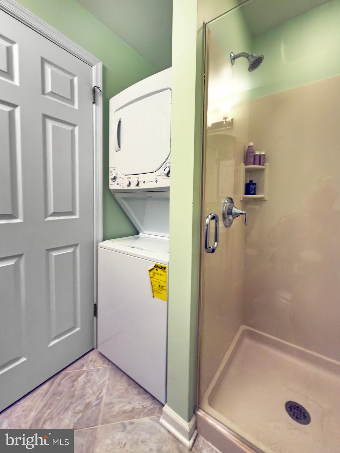 631 Washington Place Chesterbrook, PA 19087 - Photo 17 of 21 a bathroom with a tub