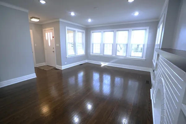 $679,900 | 5249 Hoffman Street, Skokie, IL 60077
