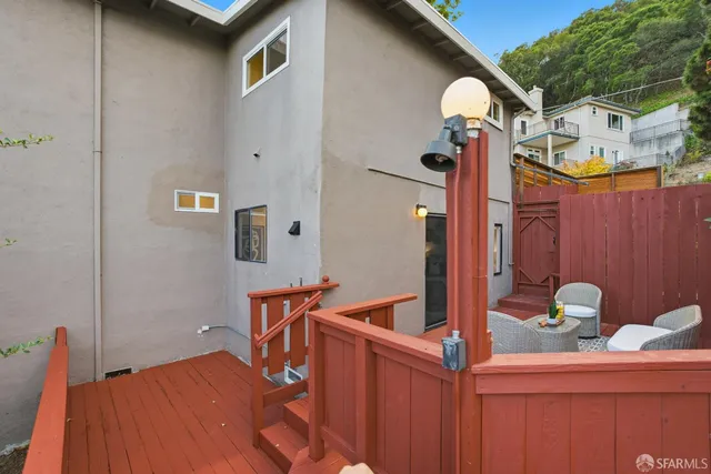 $999,000 | 121 Kings Road, Brisbane, CA 94005