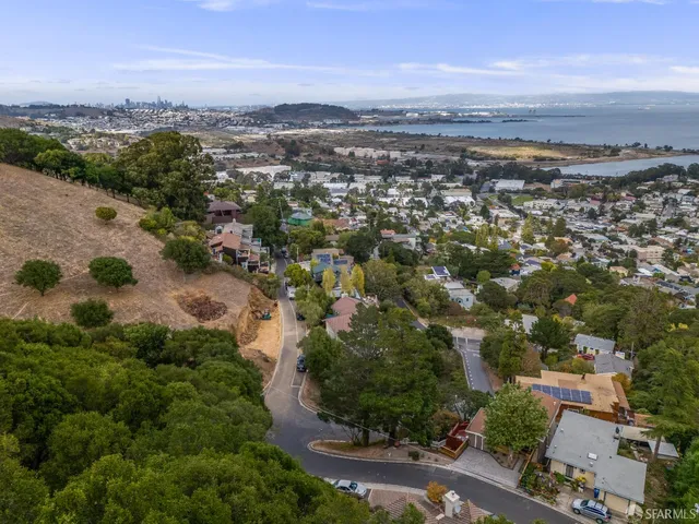 $999,000 | 121 Kings Road, Brisbane, CA 94005