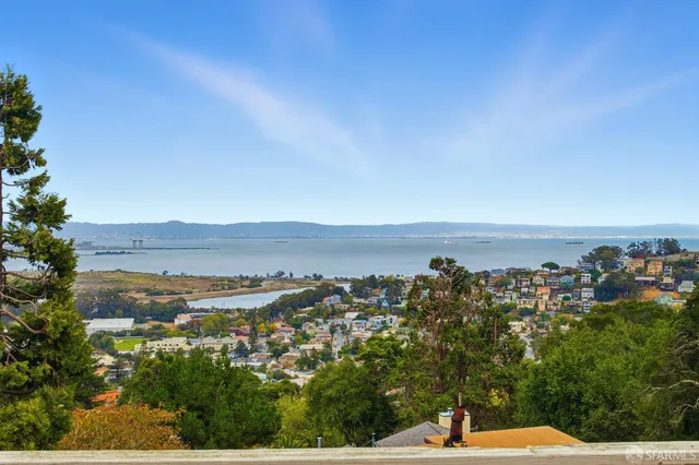 $999,000 | 121 Kings Road, Brisbane, CA 94005