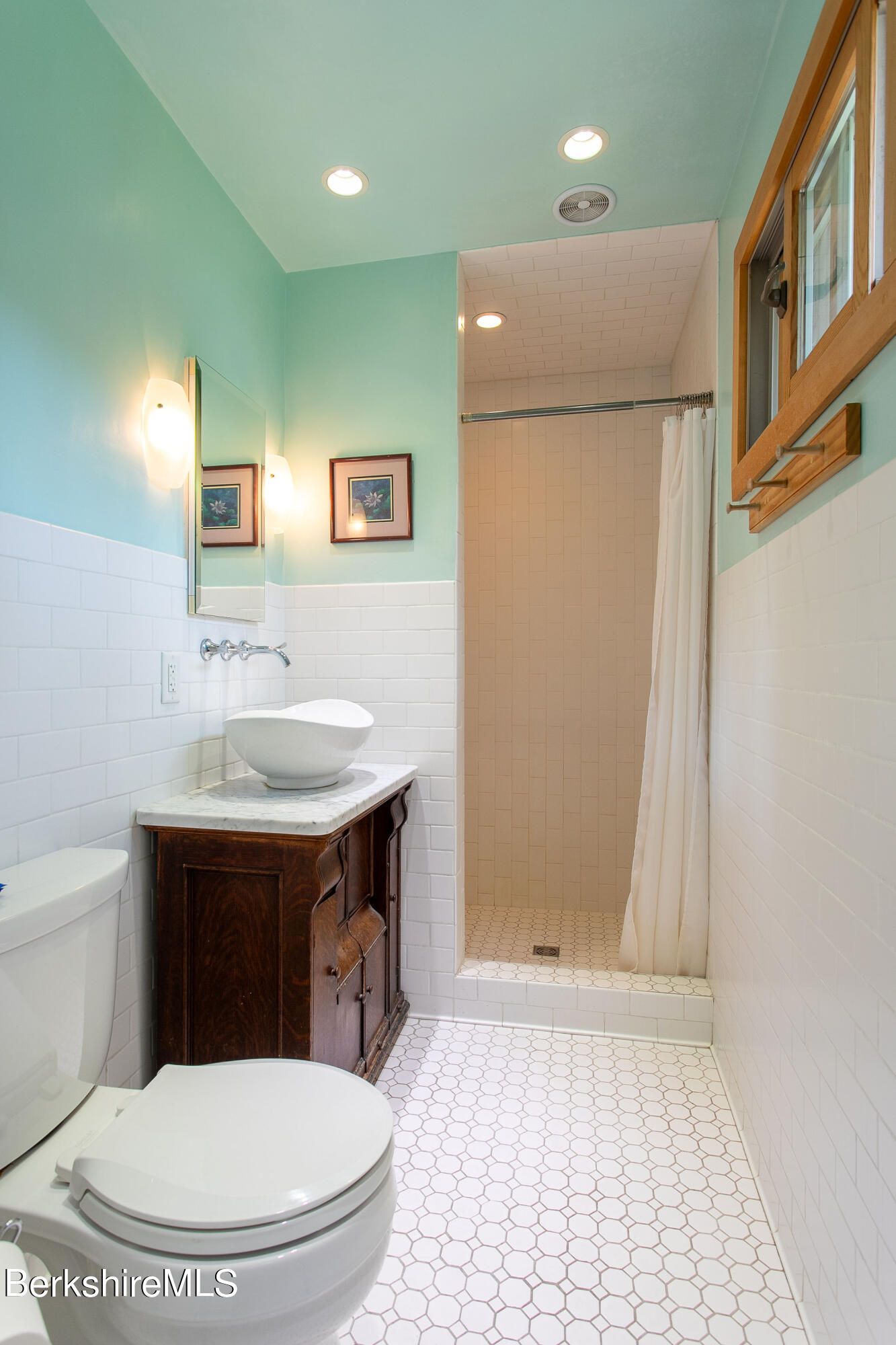 143 West Mountain Road Lenox, MA 01240 - Photo 20 of 26 Primary Bathroom