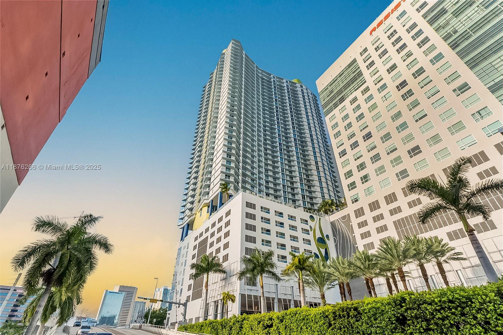 185 Southwest 7th Street, Unit 2900 Miami, FL 33130 - Photo 2 of 25 a view of a city