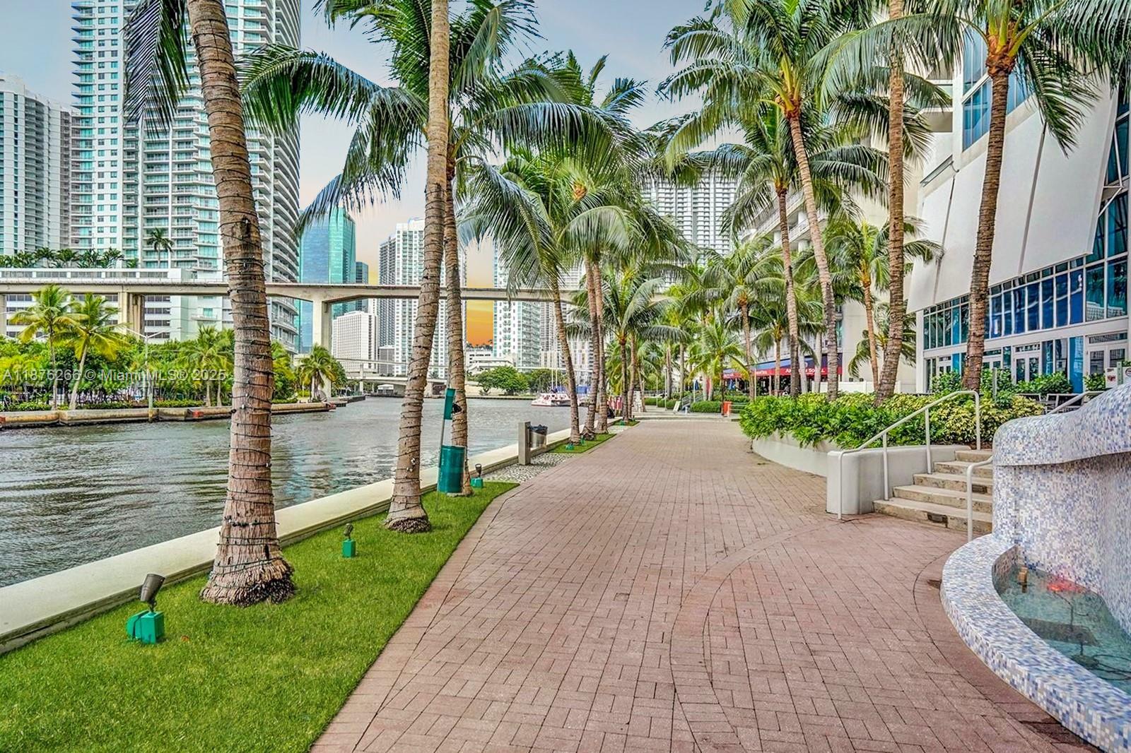 185 Southwest 7th Street, Unit 2900 Miami, FL 33130 - Photo 21 of 25 a view of a garden with potted plants