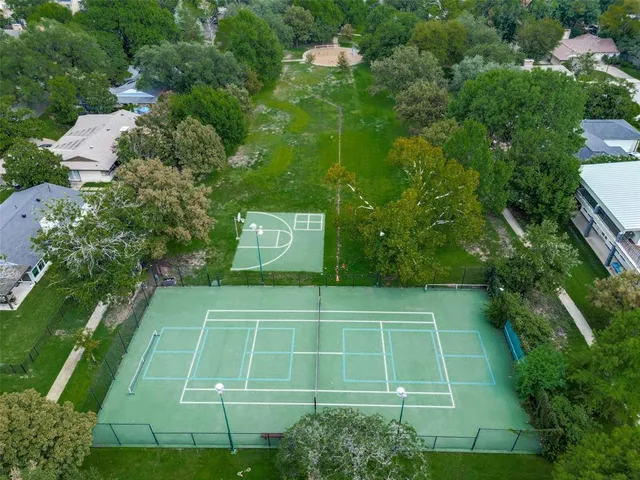 a view of a tennis court