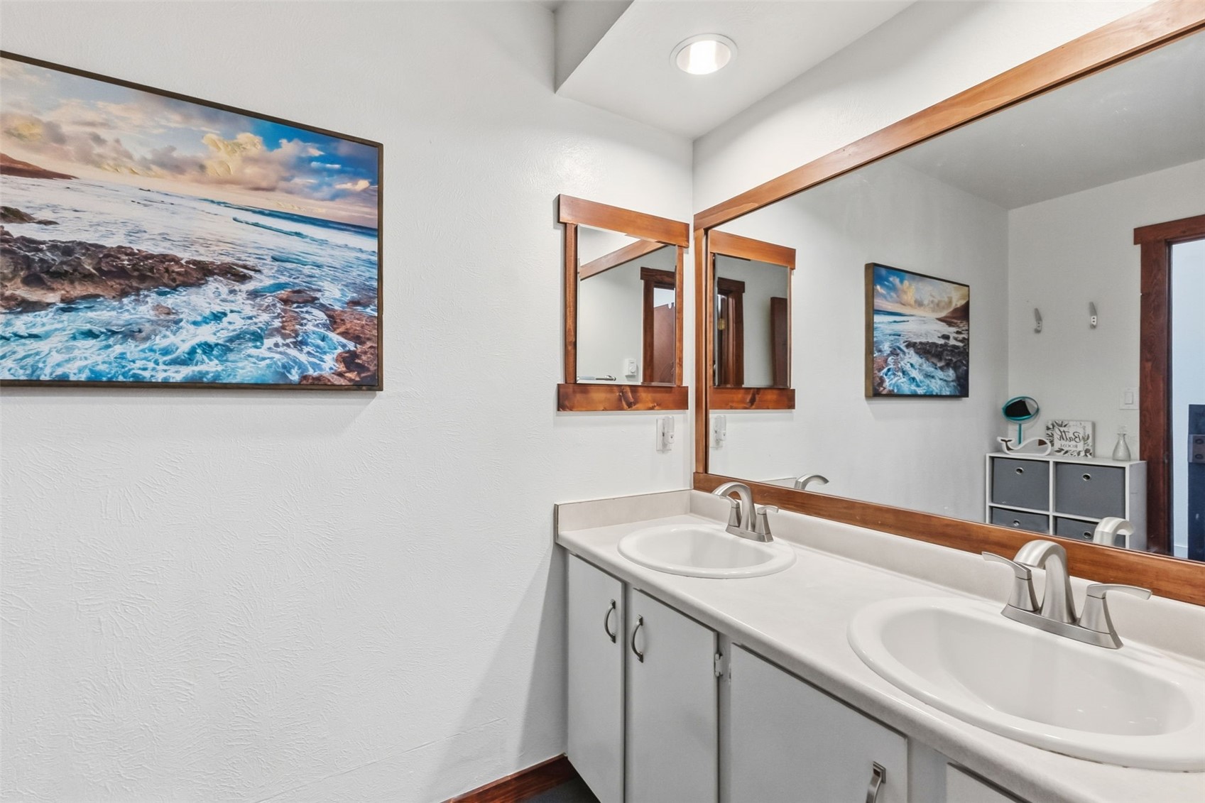 6920 Ryan Gulch Road, Unit 6920 Silverthorne, CO 80498 - Photo 29 of 48 Upstairs Full Bathroom