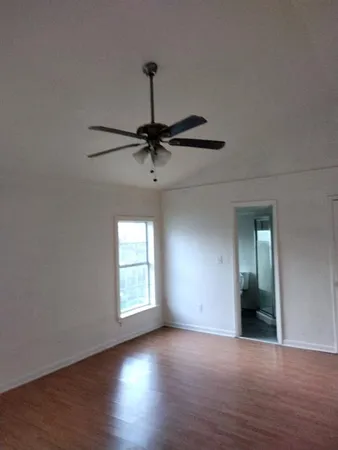 $1,275 | 811 East 10th Street, Kemp, TX 75143