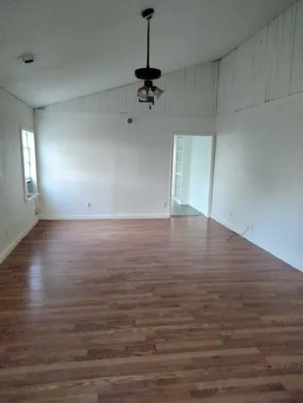 $1,275 | 811 East 10th Street, Kemp, TX 75143