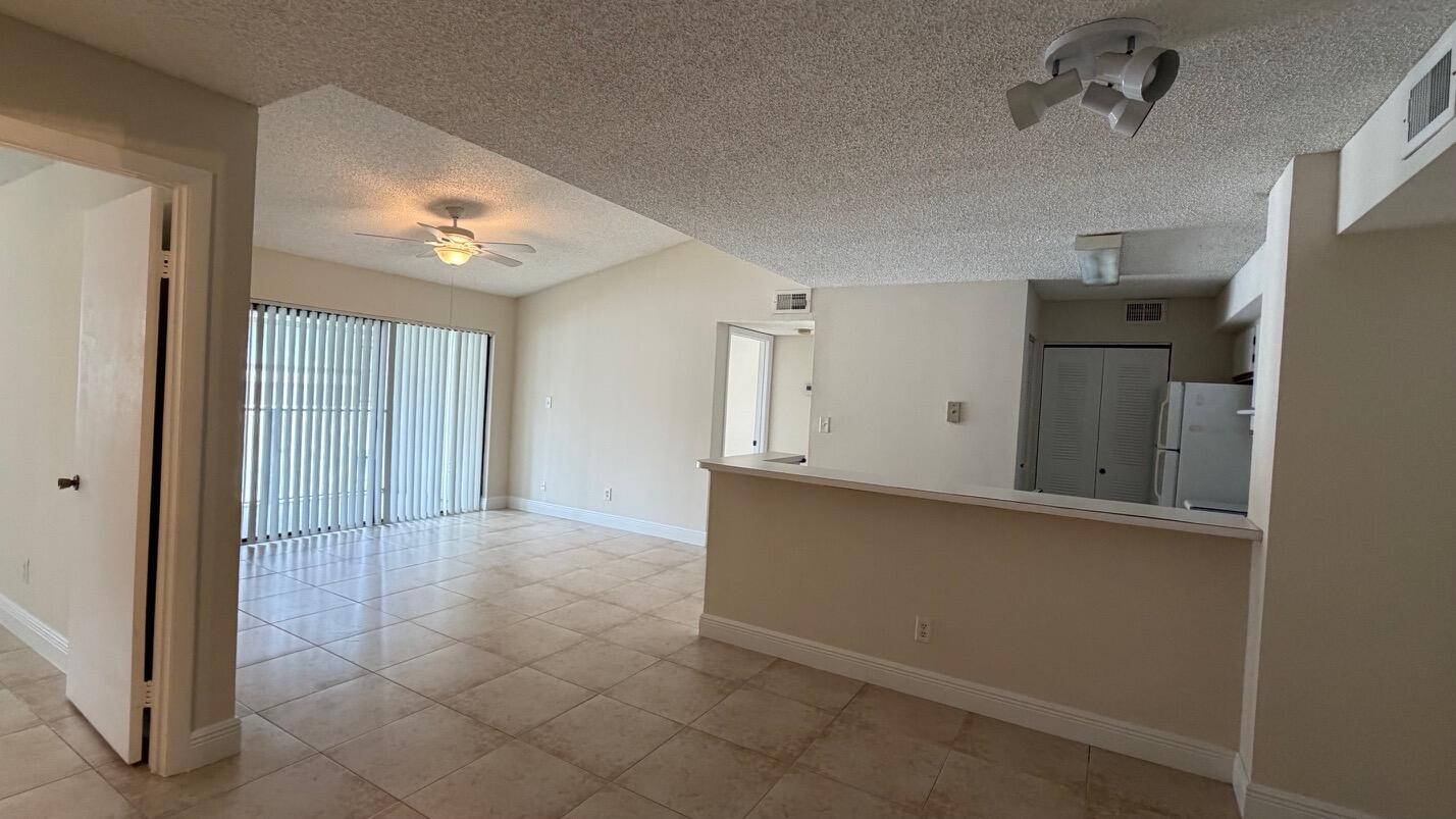 520 South Park Road, Unit 2212 Hollywood, FL 33021 - Photo 4 of 23 IMG_2762