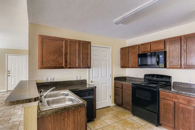 $425,000 | 1010-1014 Trail Driver Cove, Georgetown, TX 78626