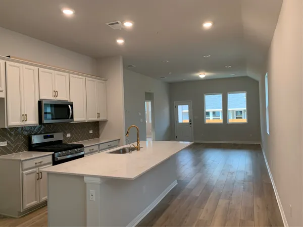 $1,900 | 2420 Danbury Lane, Leander, TX 78641