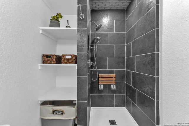 $360,000 | 12303 Pearsall Road, Atascosa, TX 78002