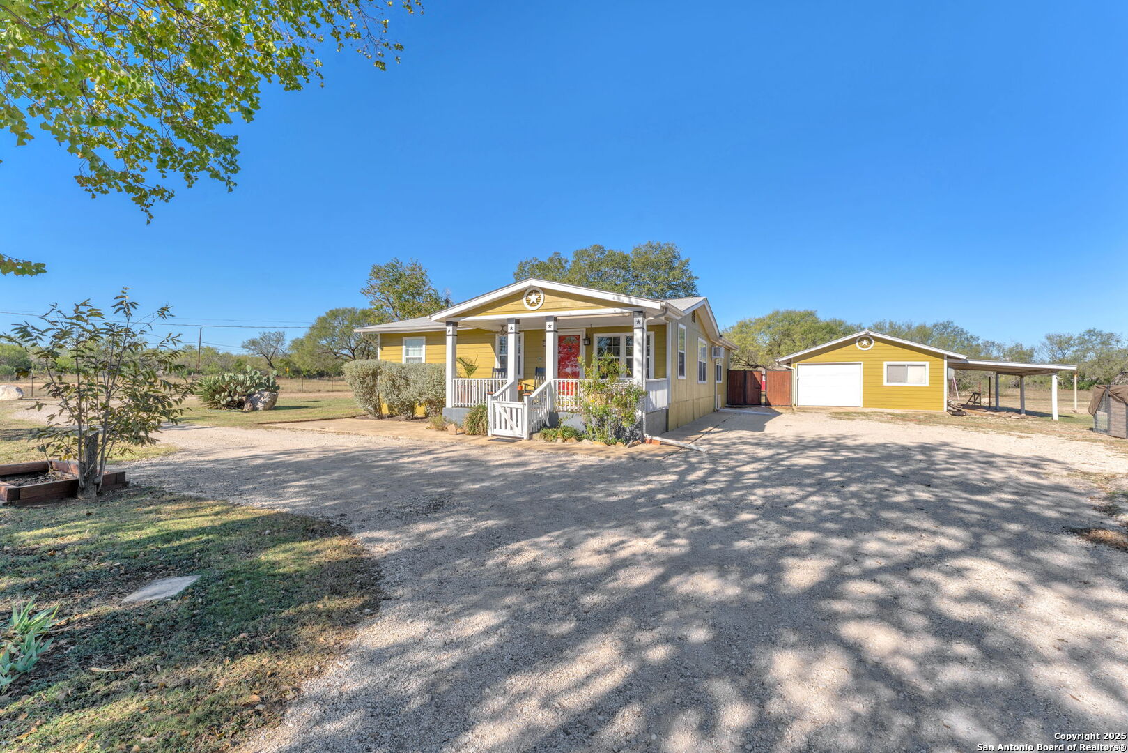 12303 Pearsall Road Atascosa, TX 78002 - Photo 7 of 57