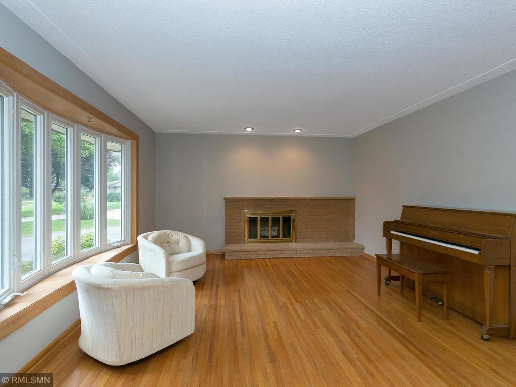 10625 Verdi Road Minneapolis, MN 55431 - Photo 5 of 31