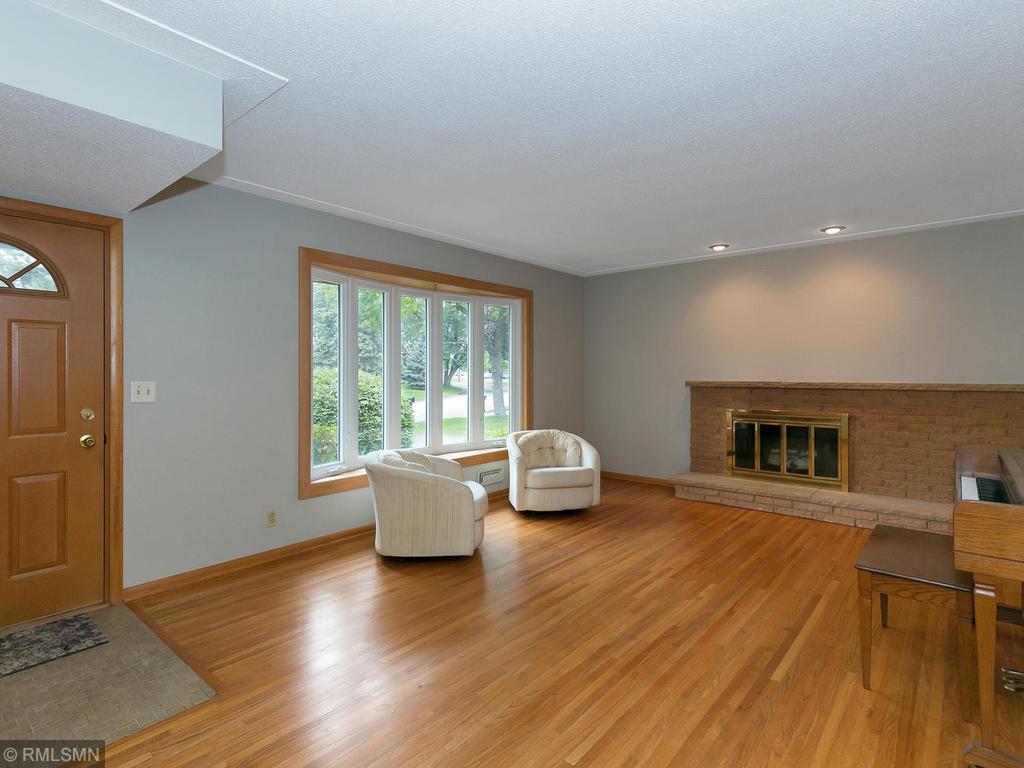 10625 Verdi Road Minneapolis, MN 55431 - Photo 6 of 31