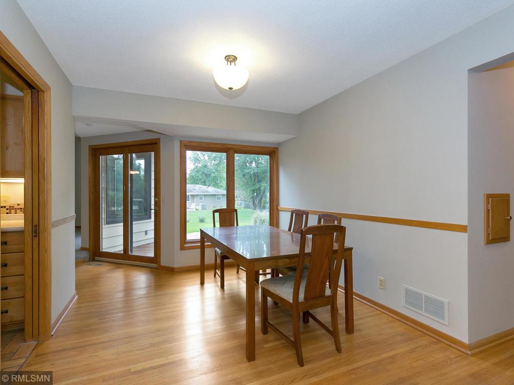 10625 Verdi Road Minneapolis, MN 55431 - Photo 7 of 31